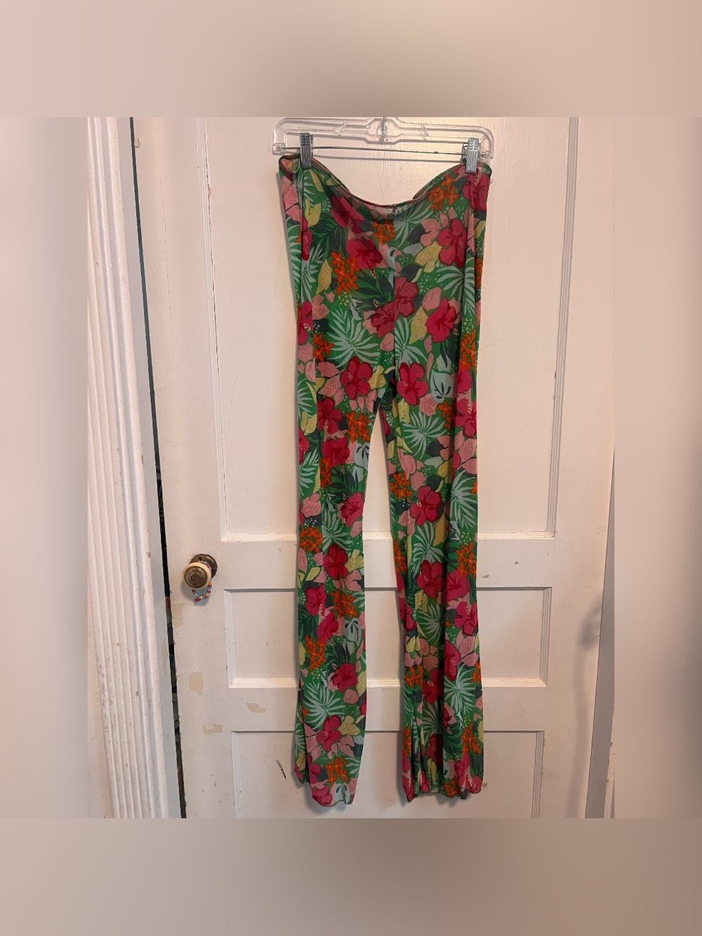Dippin Daisy Women's Hit The Highway Top/ Floral Printed Wide Leg Pants
SET L - Picture 2 of 8